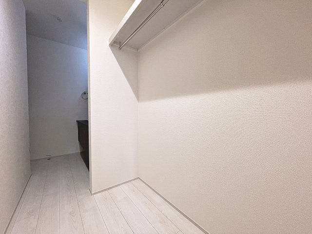 新築戸建・新築建売　福島市渡利第6　渡利小・渡利中の収納|玄関を入ってすぐファミリークローゼットがございます！アウターなどの収納に便利です！