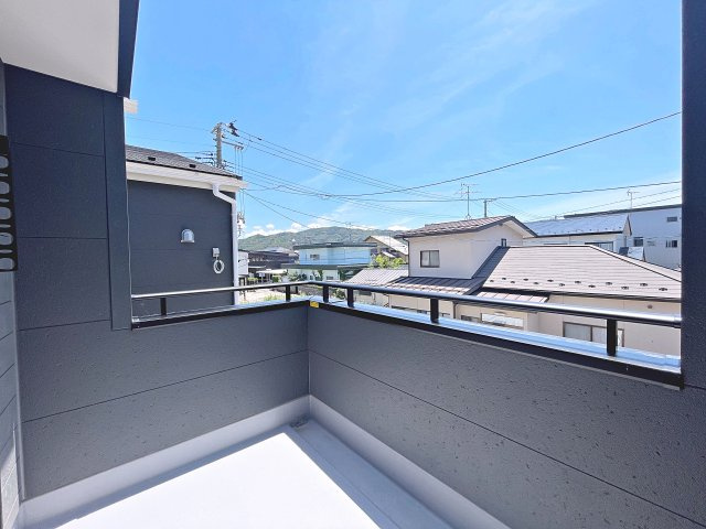 新築戸建・新築建売　福島市渡利第6　渡利小・渡利中のバルコニー|南側に面したバルコニーは陽当たりが良くお洗濯物も良く乾きそうです！