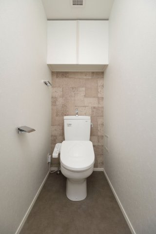 新品家具付きマンション博多駅南13B(KaGood福岡)のトイレ