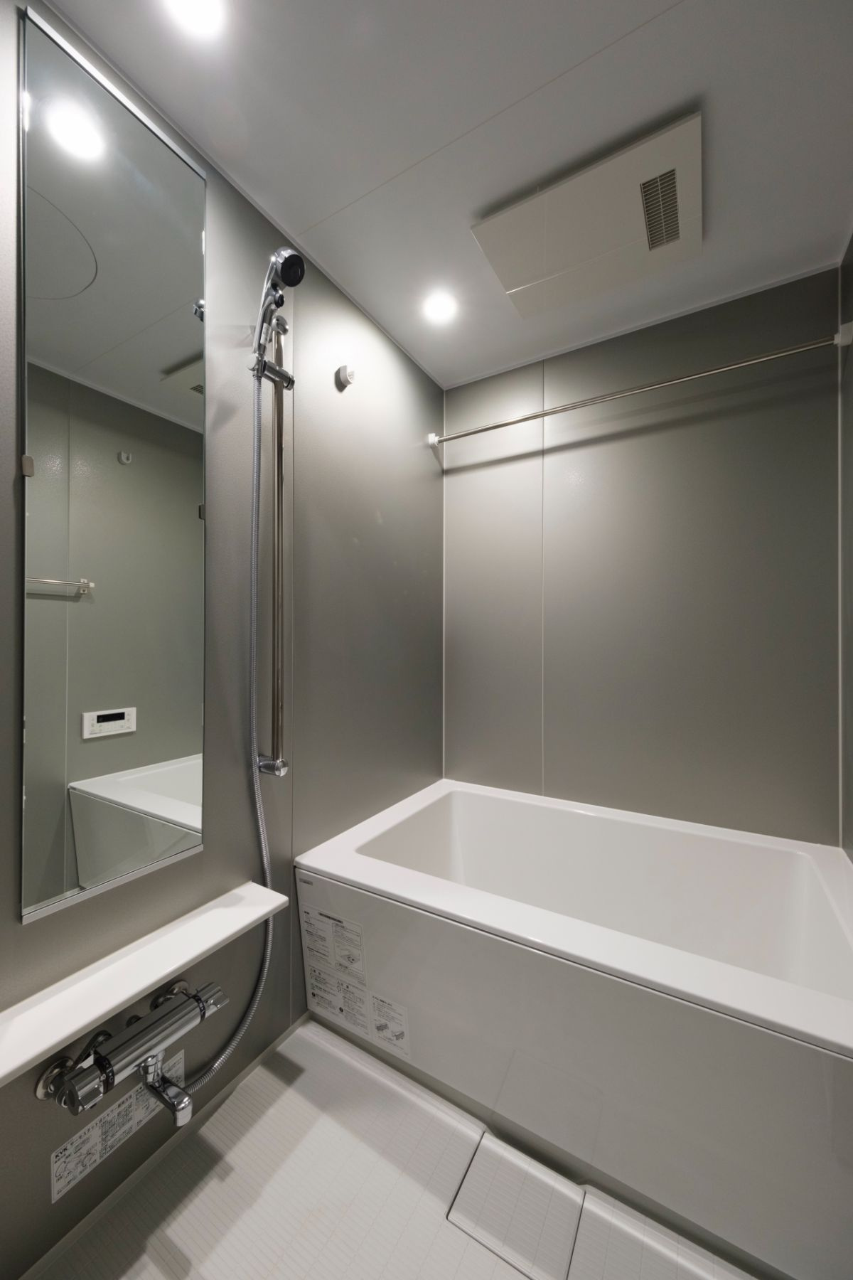 新品家具付きマンション博多駅南13B(KaGood福岡)の浴室