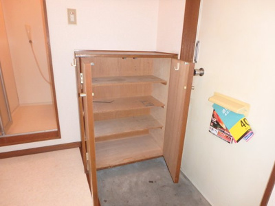 【玄関】 | ウイングハイツ | 他のお部屋の参考写真となります。