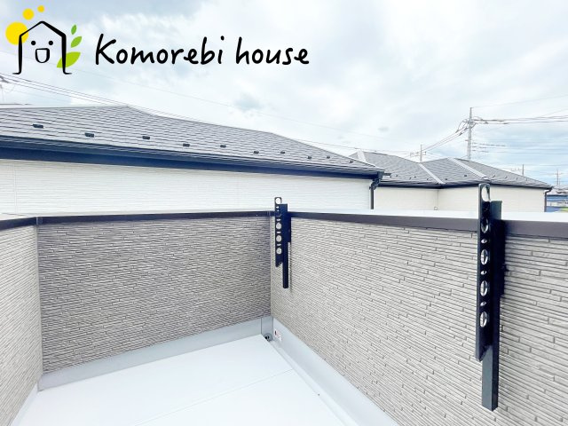 伊奈町寿　新築一戸建て　タマタウン　02のバルコニー|開放的で明るい空間を演出してくれるバルコニーです