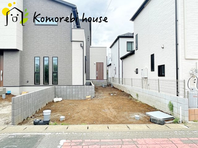 伊奈町寿　新築一戸建て　タマタウン　02の駐車場