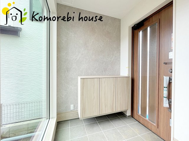 伊奈町寿　新築一戸建て　タマタウン　02の玄関|ゆったりとした玄関です