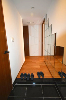 パークシティ浜田山E棟の玄関