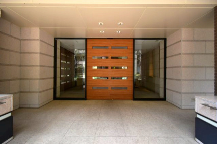 パークシティ浜田山E棟のエントランス