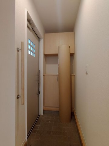 豊川モリハイツA棟の玄関