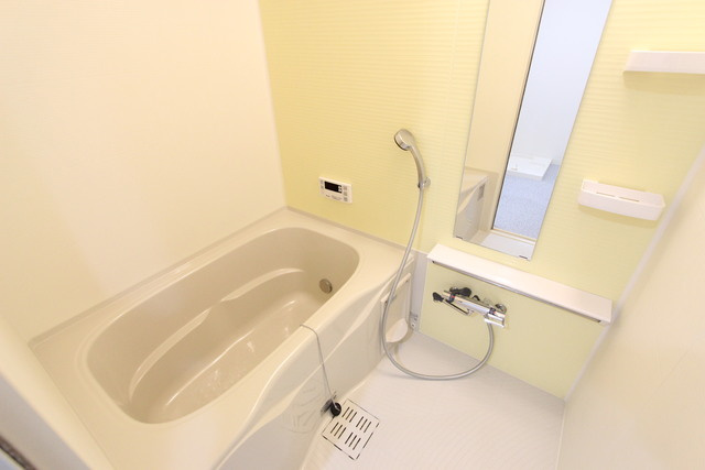 ＳＯＬＡＲＥ（ソラーレ）の浴室