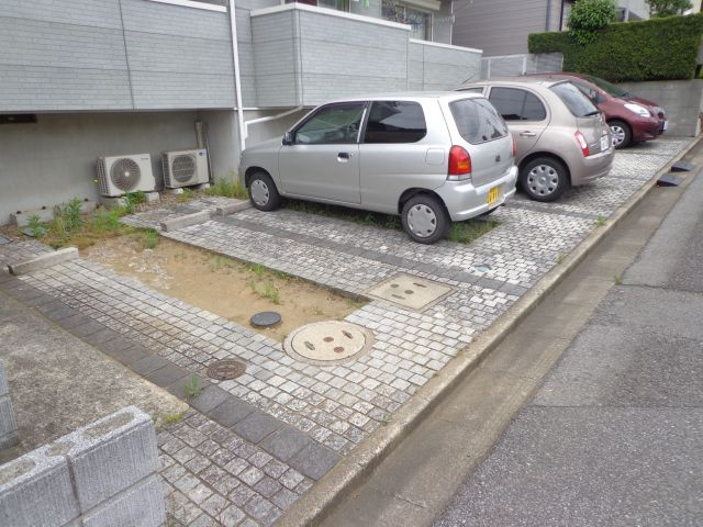 【駐車場】