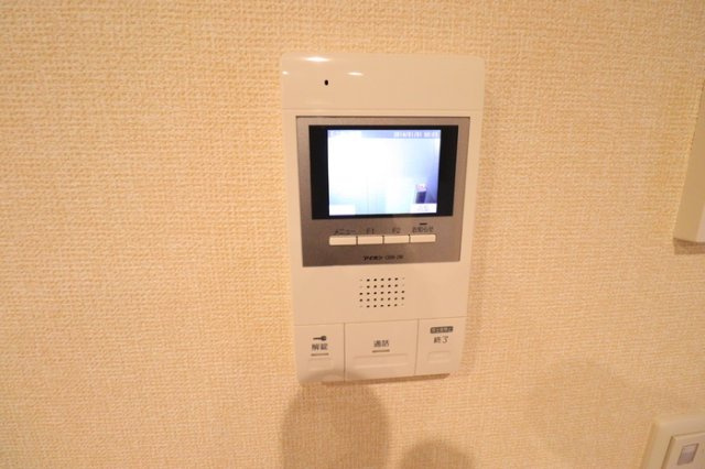 メゾンヴィクトワール梶ヶ谷のセキュリティ|モニター付きインターホン