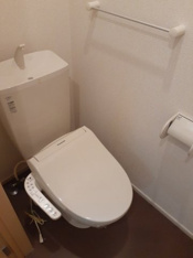 清潔感のあるトイレです