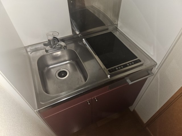 【キッチン】 | レオパレスこんどう | 備品や設備仕様は号室等により異なります。現地をご確認下さい。