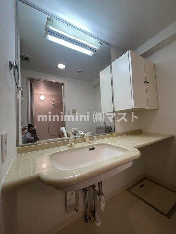 ＳＨＩＮＥ＆ＳＨＩＮＥ５５の洗面所