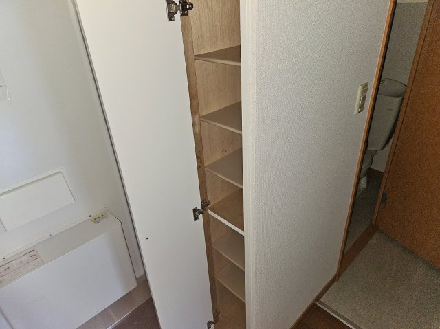 【玄関】 | レオパレスタウンコート南矢三Ⅱ | 備品や設備仕様は号室等により異なります現地をご確認下さい。