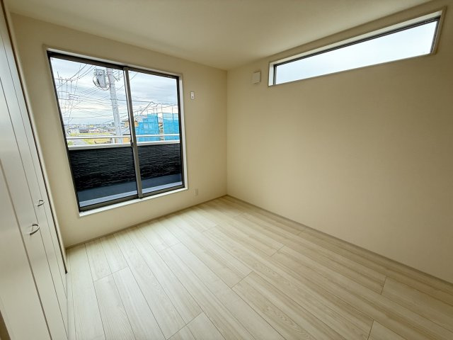 第５沼田市高橋場町　新築戸建　２号棟の洋室|２階洋室①です
