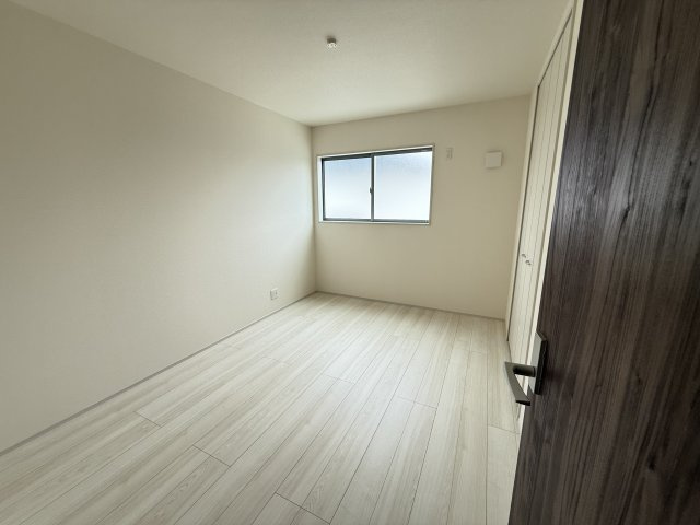 第５沼田市高橋場町　新築戸建　２号棟の洋室|２階洋室②です