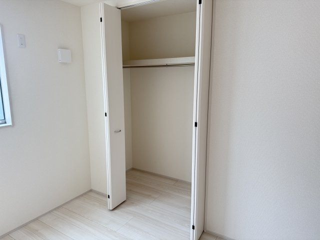 第５沼田市高橋場町　新築戸建　２号棟の収納|２階洋室②収納です