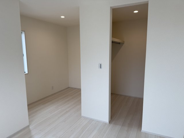 第５沼田市高橋場町　新築戸建　２号棟の収納|２階洋室③収納です：広々ウォークインクローゼット