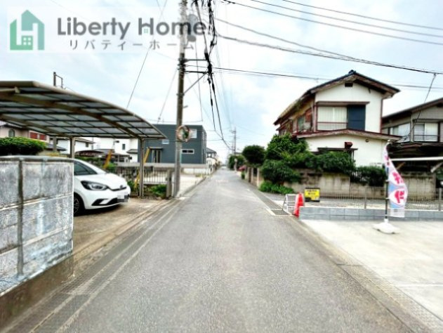 阿見町うずら野2丁目　新築戸建の前面道路含む現地写真