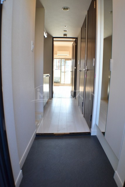 プレサンス玉造ザライブの玄関