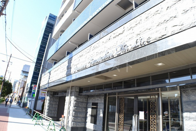 プレサンス玉造ザライブのエントランス