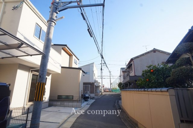 【前面道路含む現地写真】 | 八尾市刑部4丁目 | 【前面道路：幅員約4ｍ】小・中学校、徒歩5分圏内です♪