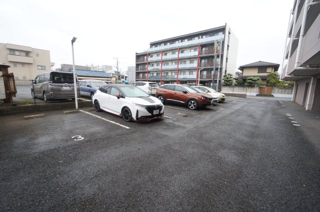 クレスト南町の駐車場|お電話でのご予約がスムーズです！