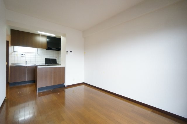 クレスト南町の居間・リビング|初期費用ご相談ください！