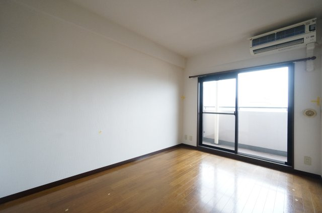 クレスト南町の居間・リビング|当日の見学大歓迎！