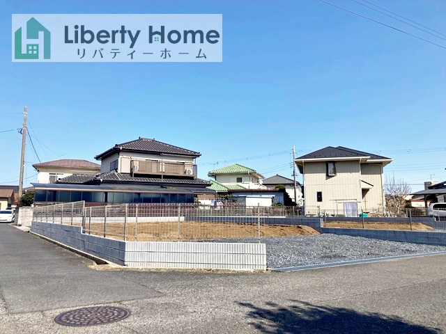 鹿嶋市旭ヶ丘第2　新築戸建　1号棟の前面道路含む現地写真