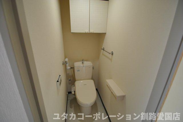 【トイレ】 | ◆収益物件◆富士マンション浪花　411号室 | 温水洗浄便座付き！快適で清潔なトイレ空間☆
