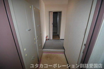 【玄関】 | ◆収益物件◆富士マンション浪花　411号室 | 大型シューズボックス完備！すっきりとした玄関でお出迎え♪