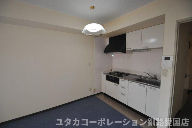 【キッチン】 | ◆収益物件◆富士マンション浪花　411号室 | 自炊もスムーズ！機能的なシステムキッチン♪