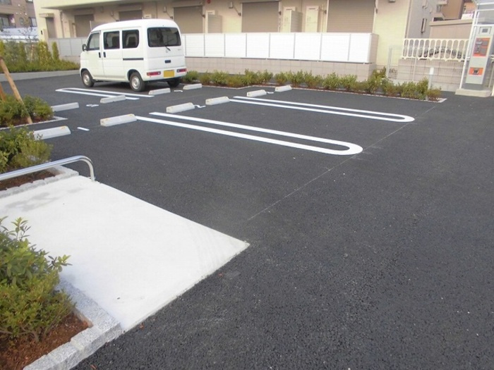 ヴェルドミールカシマⅡの駐車場