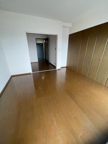 久留米市津福本町の賃貸マンションの洋室