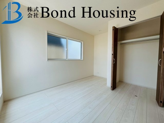 全3区画　LDK20.5帖で広々　魚住町中尾　2号棟　新築戸建の洋室