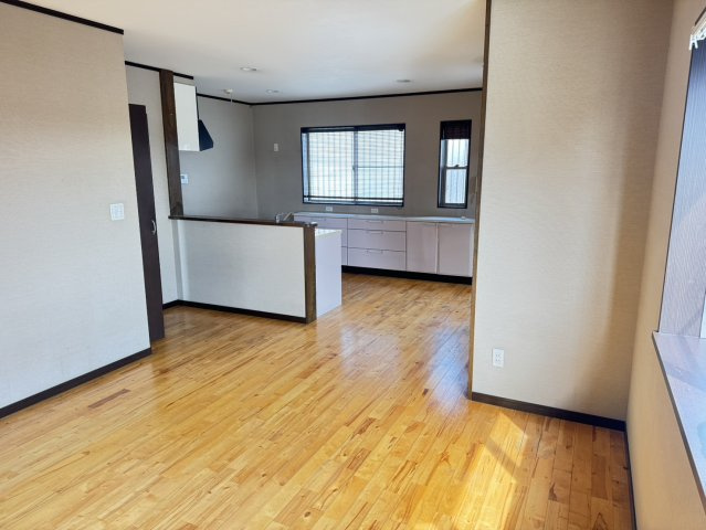焼津市　大住　中古住宅　4LDKの居間・リビング