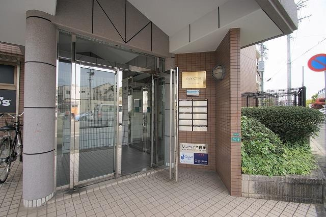 福岡市南区長丘１丁目の賃貸マンションのエントランス|エントランス写真