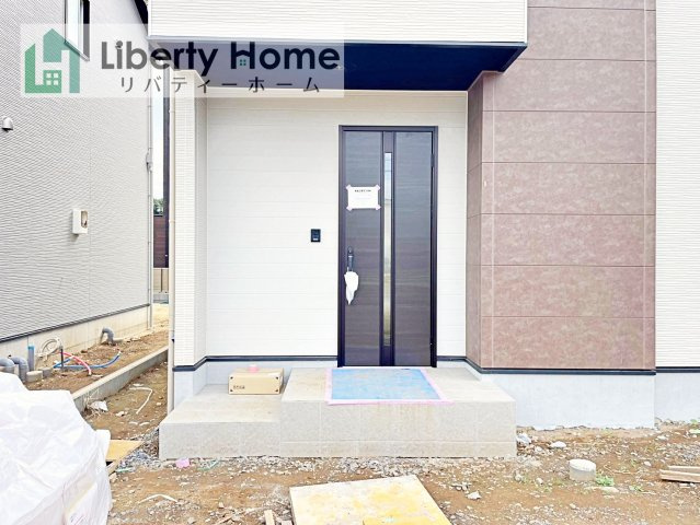 つくば市要4期　新築戸建　2号棟のエントランス