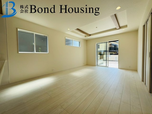 2way可能　並列2台駐車可能　魚住町中尾　全2棟　1号棟の居間・リビング