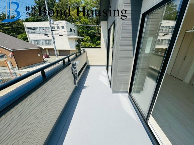 2way可能　並列2台駐車可能　魚住町中尾　全2棟　1号棟のバルコニー
