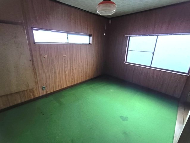 西条市洲之内甲354-4　中古戸建の洋室|2階　洋室