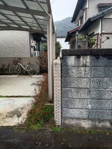西条市洲之内甲354-4　中古戸建のその他|隣地境界