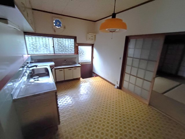 西条市洲之内甲354-4　中古戸建のキッチン|ダイニングキッチン