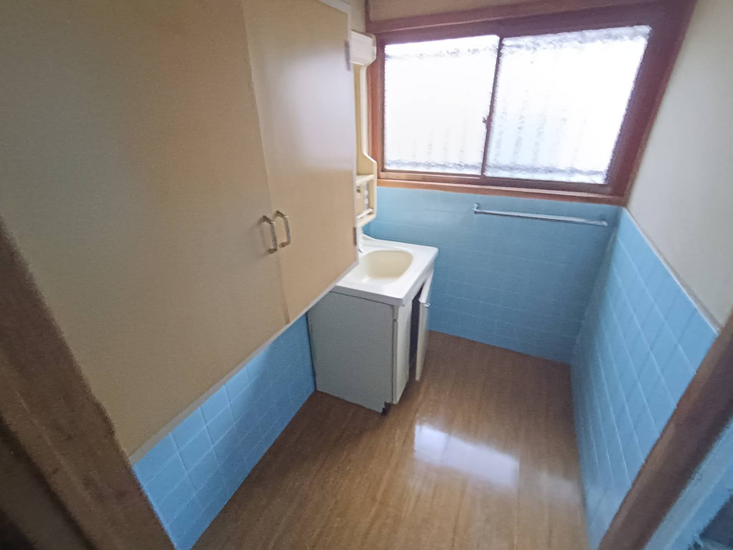 西条市洲之内甲354-4　中古戸建の洗面所|洗面脱衣場