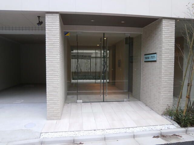 ティモーネ日暮里イーストのエントランス