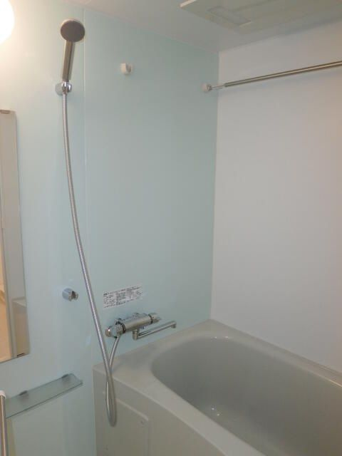 ティモーネ日暮里イーストの浴室