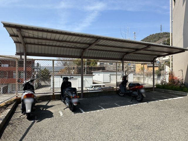 ライオンズマンション須磨妙法寺の駐車場