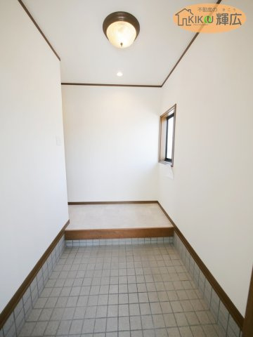 姫路市勝原区宮田　中古戸建の玄関|クロス張替
