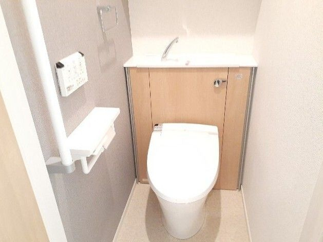 ボンヌ　シャンス　ｅのトイレ|落ち着いた色調のトイレです